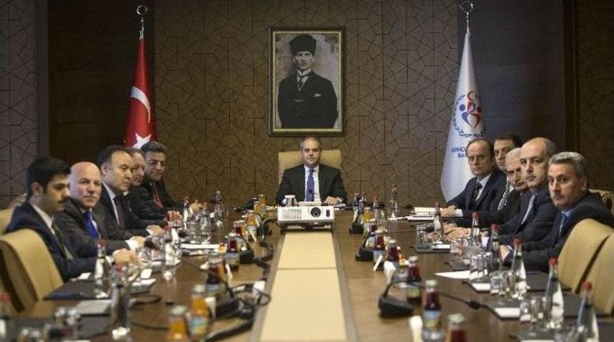 Bakan Kılı&ccedil; 2017 Erzurum Eyof Toplantısına Başkanlık Etti