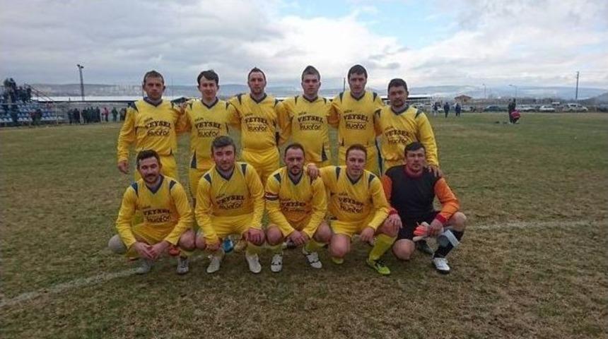 Tecr&uuml;beli Futbolcu Emre Kara Ayvalıspor&rsquo;da