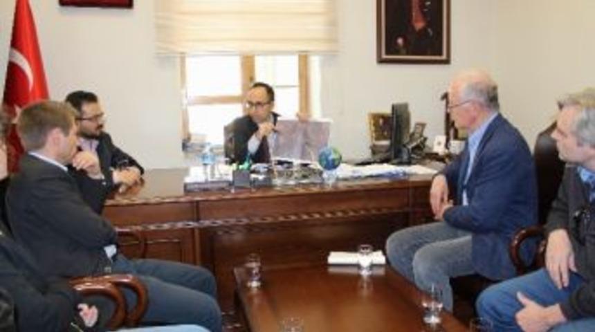 Whh Y&ouml;netimi, Valiliği Ziyaret Etti