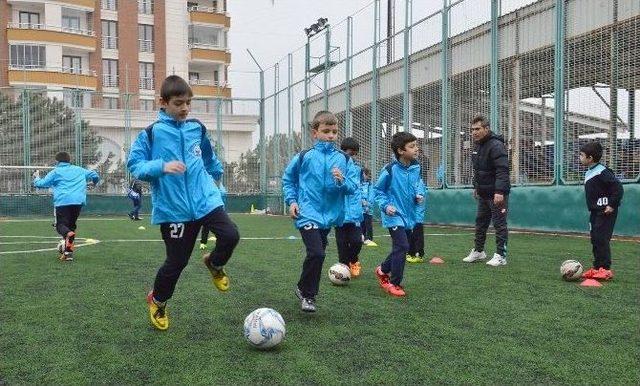 Futbolun Yıldızları Yıldırım’da Yetişiyor