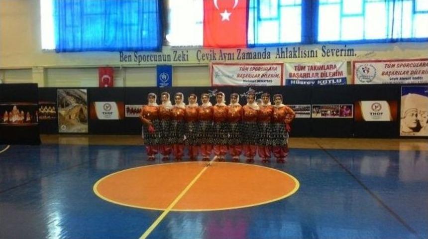 Okullar Arası Halk Oyunları Yarışması D&uuml;zenlendi