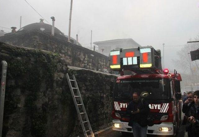 Beyoğlu’ndaki Tarihi Hamamda Korkutan Yangın