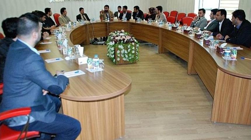 Otomobil Tasarımcısı Erbakan Malkoç Şanlıurfa’da Genç Girişimcilerin Düzenlediği Söyleşiye Katıldı