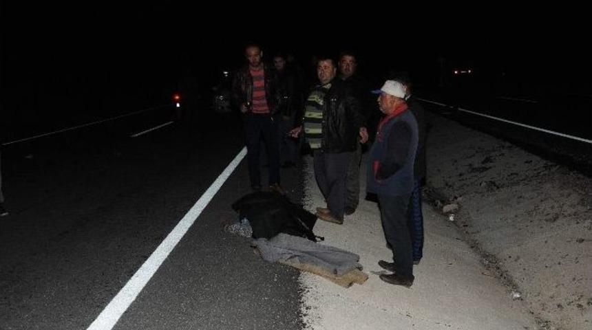 &Ccedil;anakkale&rsquo;de Trafik Kazası: 1 &Ouml;l&uuml;