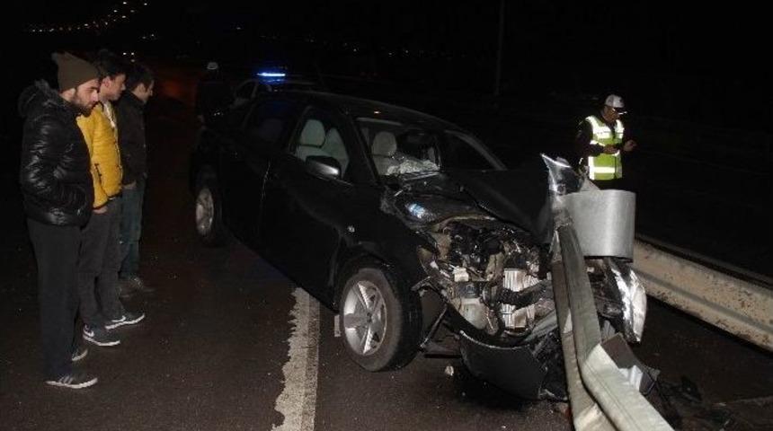 Otomobil Bariyere &Ccedil;arptı: 1 Yaralı