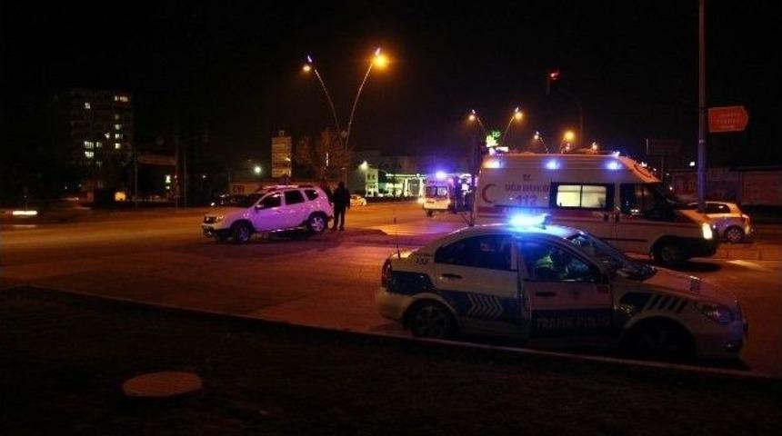 Ambulansla Jeep &Ccedil;arpıştı:1 Yaralı