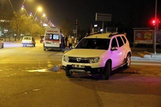 Ambulansla Jeep Çarpıştı:1 Yaralı