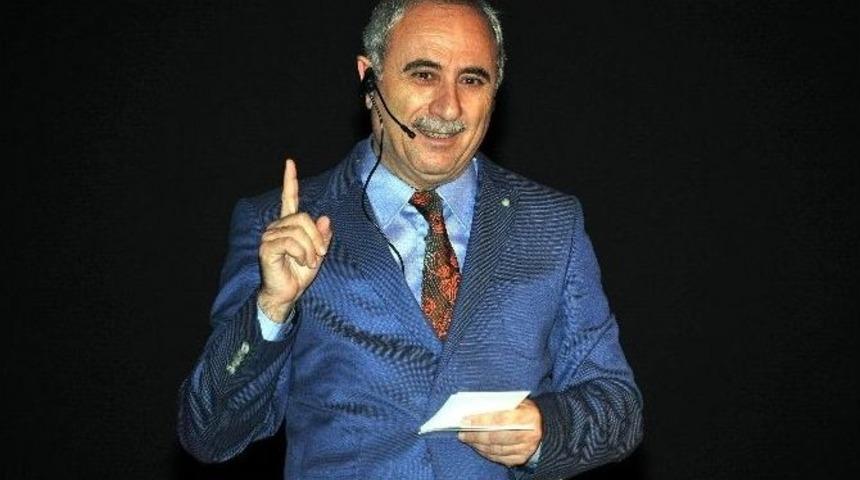 Prof. Dr. Nurullah Gen&ccedil; &Uuml;niversitelilerle Buluştu