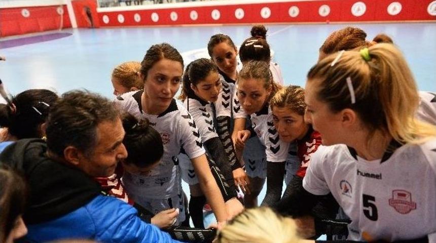 Muratpaşa Fark Peşinde