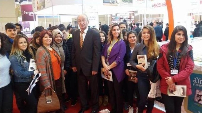 T&uuml;yap&rsquo;ta Kitapseverlere Yepaş Armağanı