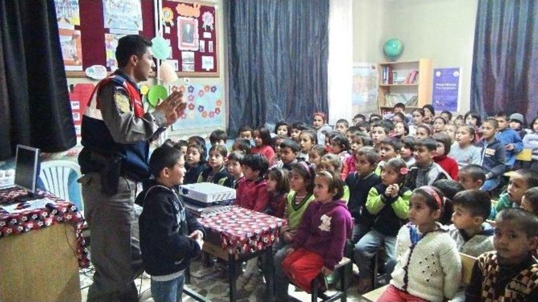 Silifkeli &Ouml;ğrenciler Jandarmayı Tanıdı