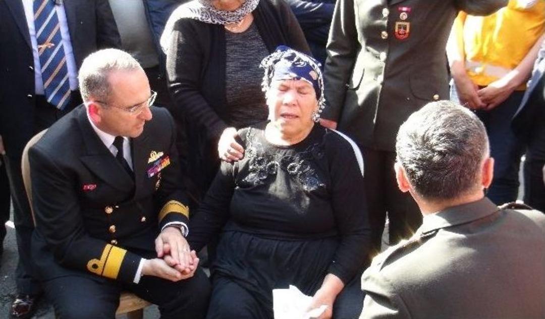 Şehit Evinde Acı Dinmiyor