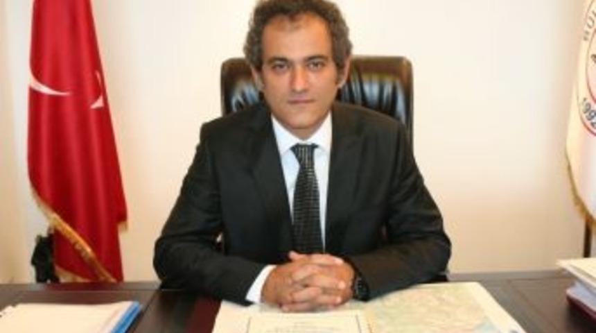 Rekt&ouml;r &Ouml;zer, Hocalı Katliamını Kınadı