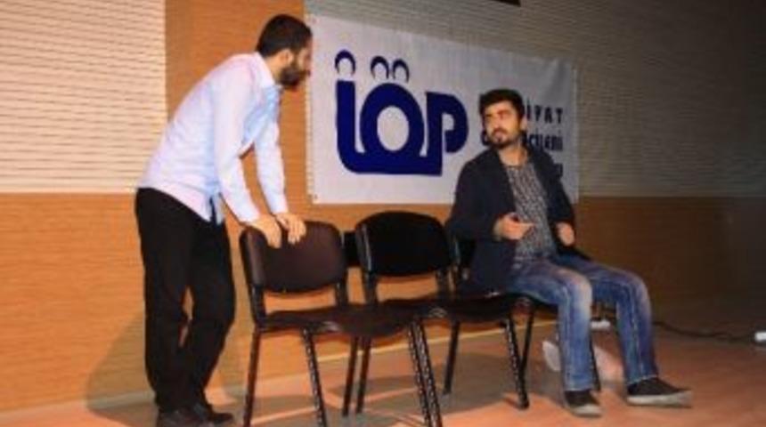 İlahiyat &Ouml;ğrencileri G&ouml;z Doldurdu