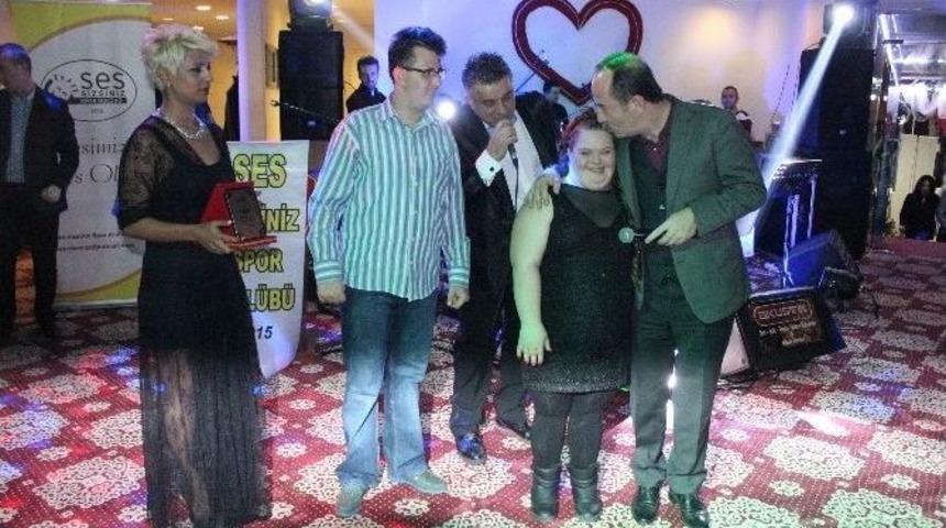 Ses-sizsiniz Spor Kul&uuml;b&uuml; &Ouml;zel &Ccedil;ocuklar İ&ccedil;in Yardım Gecesi D&uuml;zenledi