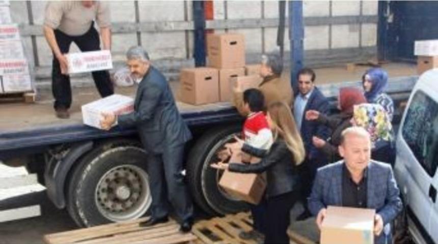 Ak Parti&rsquo;nin Yardımları S&uuml;r&uuml;yor