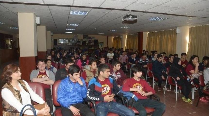 B&uuml;y&uuml;kşehir; Gen&ccedil;leri, Bağımlılık Ve Aile İ&ccedil;i Şiddet Konularında Bilgilendirdi