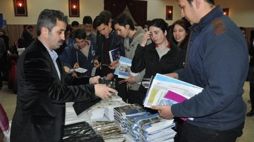 &Uuml;niversite Ve Meslek Tanıtım Fuarı A&ccedil;ıldı