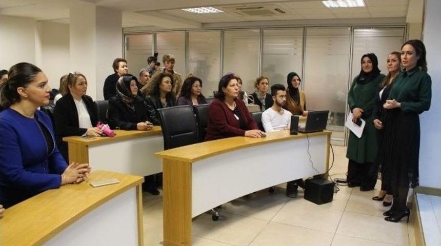 Ak Partili Kadınlar Hocalı Katliamını Kınadı