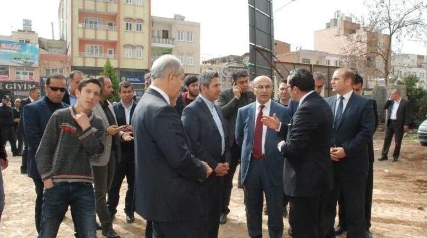 Kahta H&uuml;kumet Konağı İnşaatında İnceleme