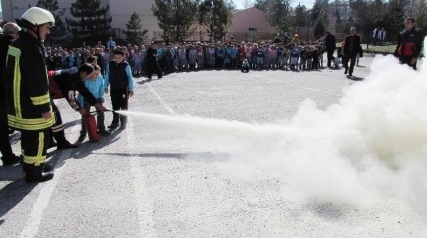 Okulda Deprem Ve Yangın Tahliye Tatbikatı