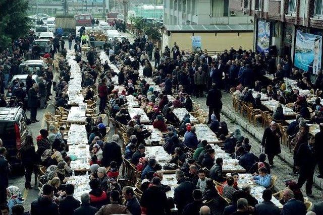 Miting Gibi Mahalle Kahvaltısı