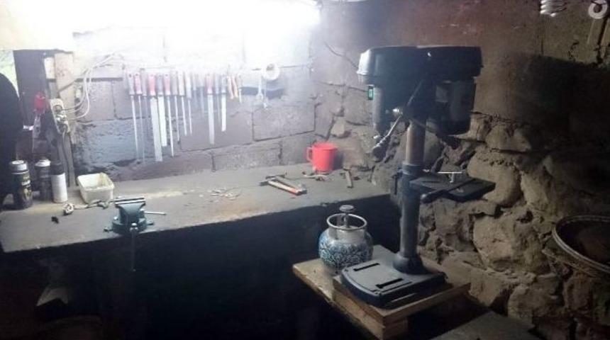 Yer Altında Silah At&ouml;lyesi Bulundu