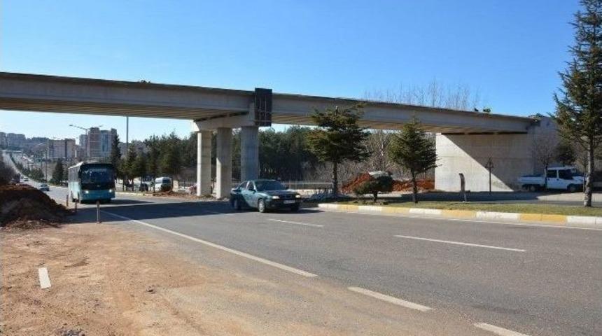 Huzur Park K&ouml;pr&uuml;l&uuml; Kavşak Yakında Bitecek