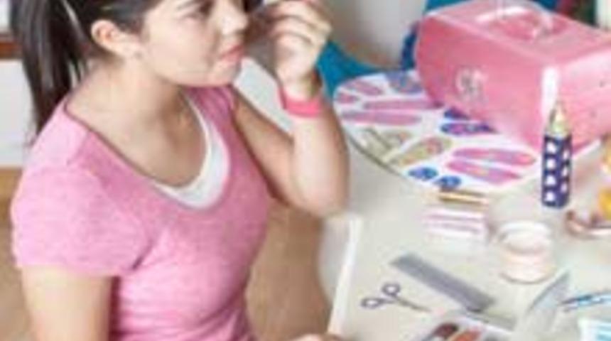 Ergenlikten &Ouml;nce Makyaj Yapılmamalı!