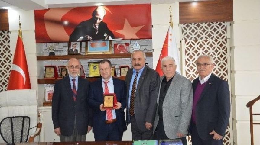 Emekliler Derneğinden Emniyet M&uuml;d&uuml;r&uuml; Tezsever&rsquo;e Ziyaret