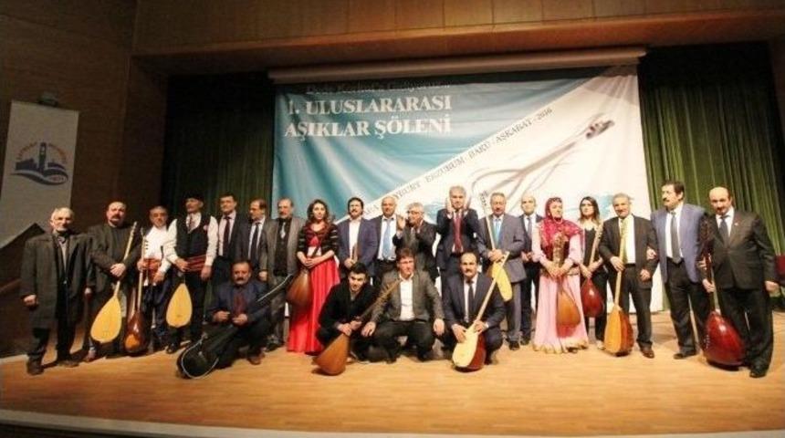 Dede Korkut Diyarında &Acirc;şıklar Ş&ouml;leni