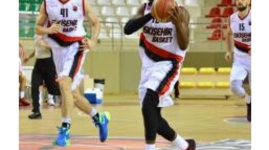 Eskişehir Basket, Pertevniyal Gen&ccedil;lik Deplasmanında