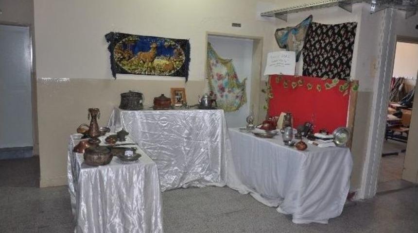 Okulda Antika Sergisi