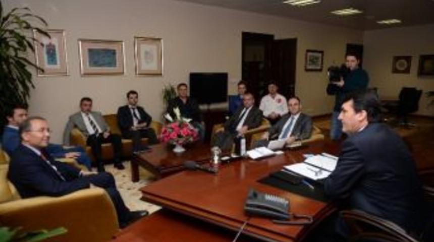 D&uuml;ndar, Tenis Federasyonu Başkanı Durmuş&rsquo;u Ağırladı