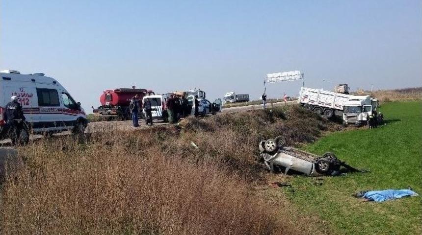 Salihli&rsquo;de Kaza: 1 &Ouml;l&uuml;, 1 Yaralı