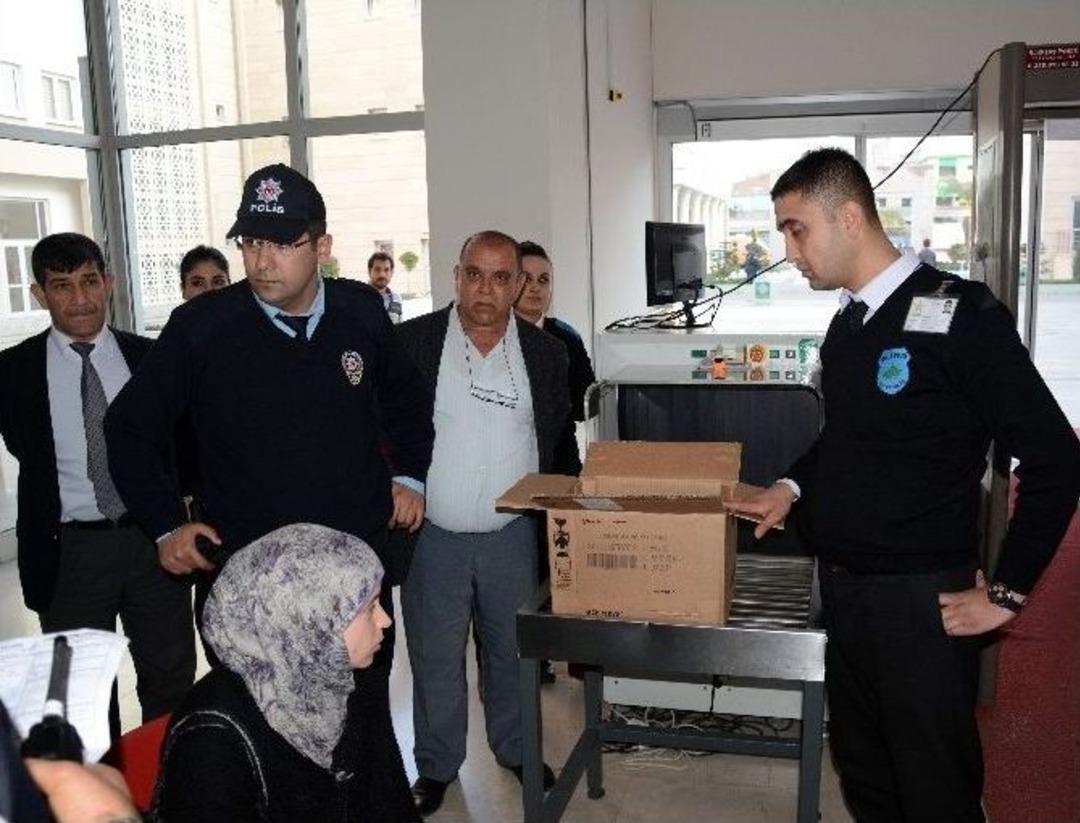 Belediyede &Ouml;l&uuml; Bebek Paniği