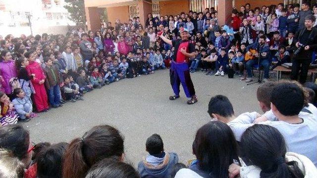 Kızıltepe Öğrencilere Sirk Gösterisi Yapıldı