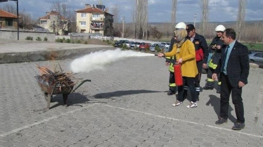 Şehitler Ortaokulunda Deprem Ve Yangın Tahliye Tatbikatı
