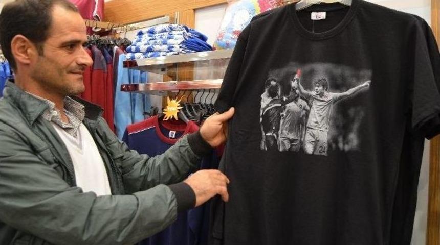 Salih Dursun Tiş&ouml;rtlerine B&uuml;y&uuml;k İlgi