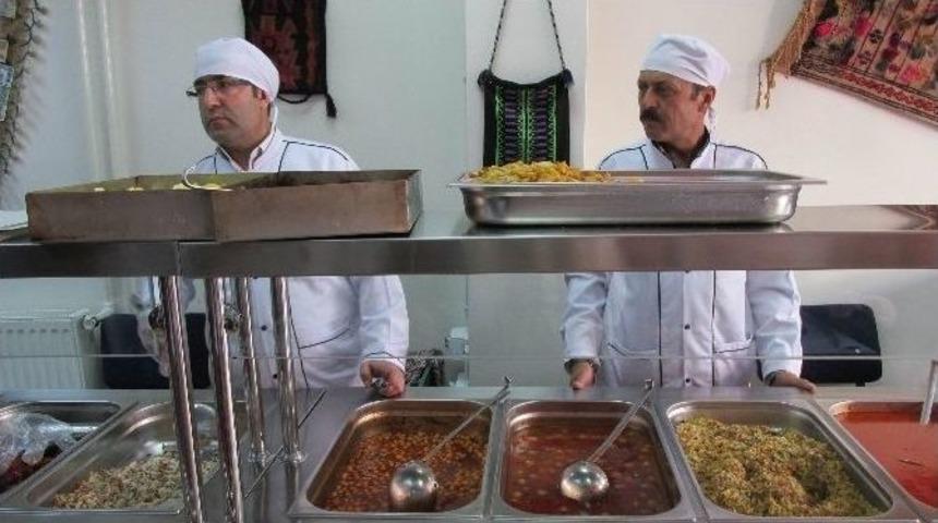 Gaziantep’te Tamamı Engellilerin Çalıştığı Lokanta Açıldı