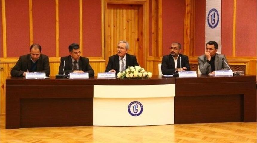 B&uuml;&rsquo;de Ortadoğu Ve T&uuml;rkmenler Konuşuldu