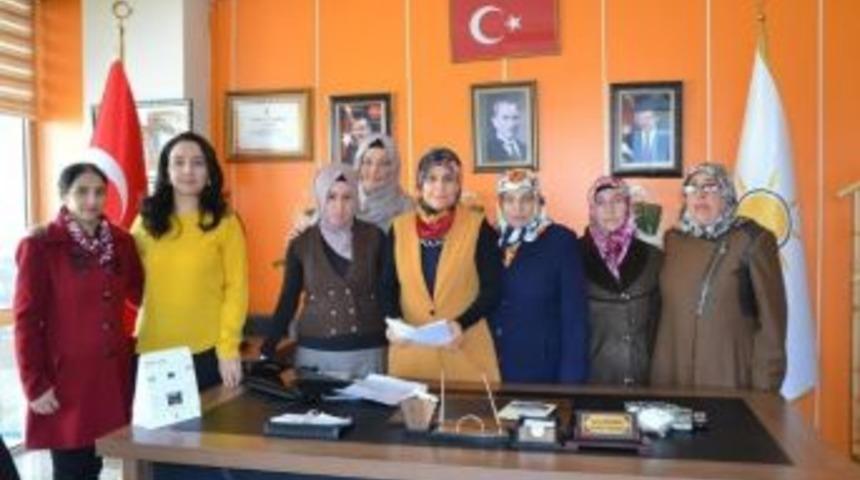 Ak Parti Ardahan Kadın Kolları Hocalı Katliamını Kınadı