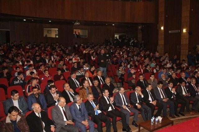 Iğdır’da Hocalı Şehitleri Anıldı