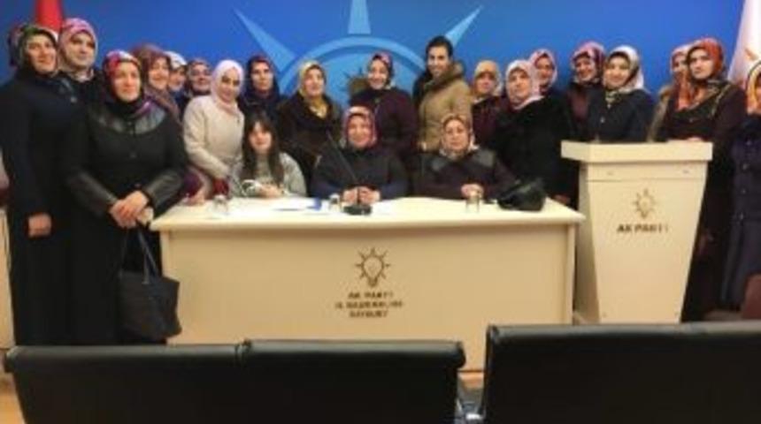 Ak Parti Bayburtkadın Kolları Hocalı Katliamı Basın Bildirisi