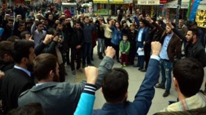 Hocalı Katliamını Yapan Ermeniler Karab&uuml;k&rsquo;te Kınandı