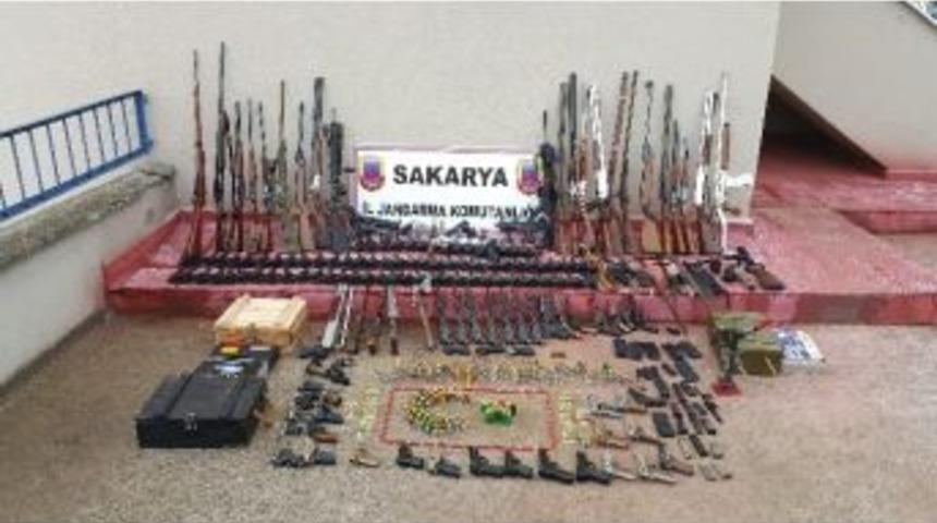 Baba Ve Oğlunun Evinden Cephanelik &Ccedil;ıktı