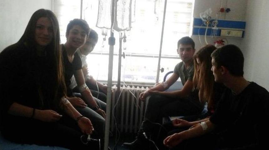 (&ouml;zel Haber) Zehirlenen Liselilerin G&uuml;le Oynaya Ambulans Macerası