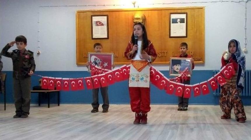 İstiklal Marşı&rsquo;nı G&uuml;zel Okuma Yarışmasında Duygulu Anlar Yaşandı