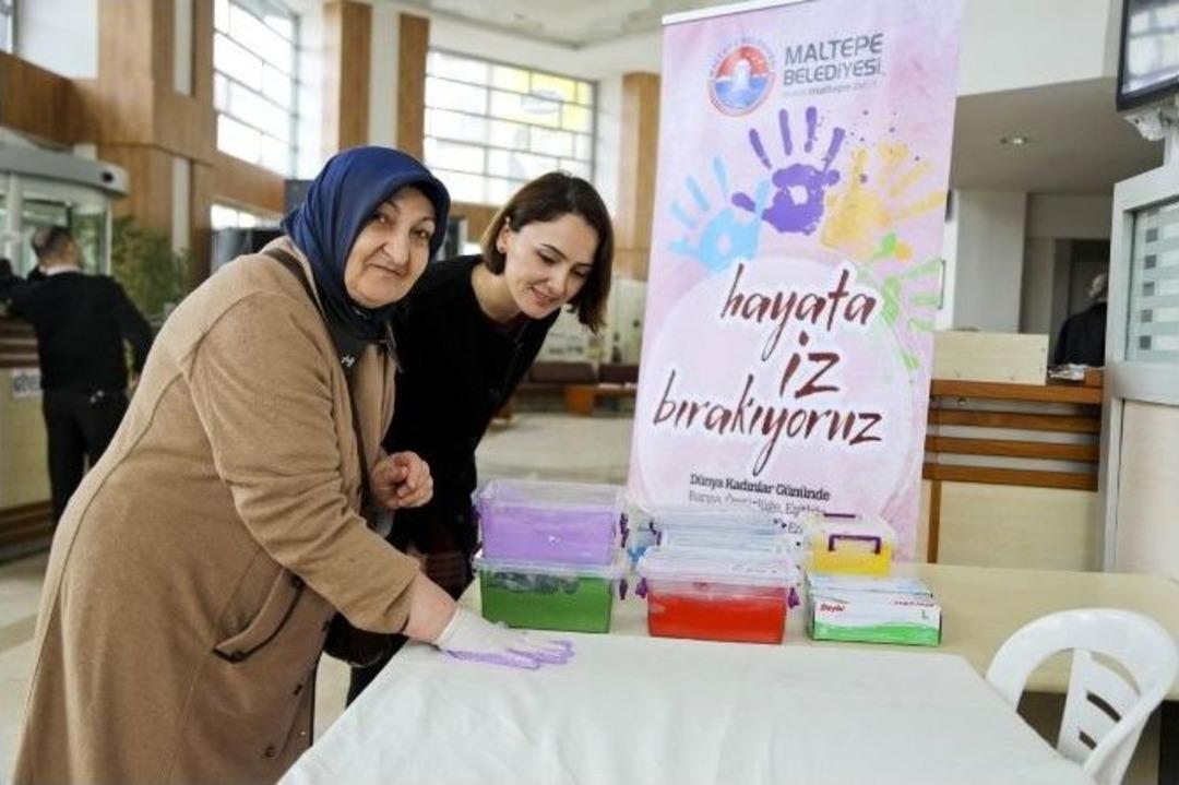 Kadınlar İ&ccedil;in "hayata İz Bıraktılar"