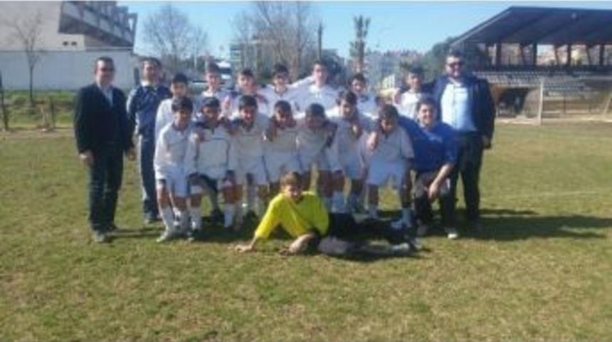 Kula 4 Eyl&uuml;l Ortaokulu Şampiyonluğa Koşuyor